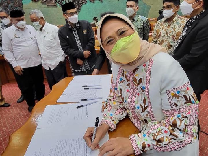 Cegah Penyebaran Hepatitis Akut, DPR Perbolehkan PTM Asalkan Kantin Tutup