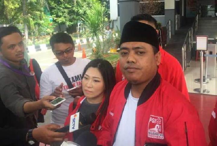 Muannas Alaidid Tantang Polisi Sentuh Kasus Chat Mesum Rizieq Shihab