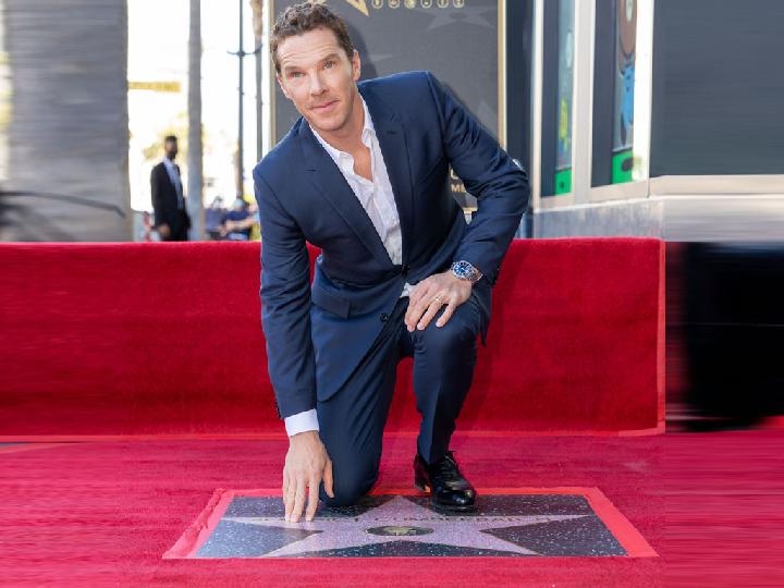 Aktor Benedict Cumberbatch Raih Anugerah Hollywood Walk of Fame