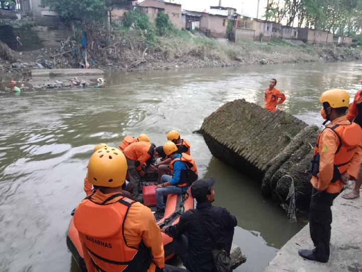 Berenang di Sungai Deli, Seorang Remaja Hanyut 