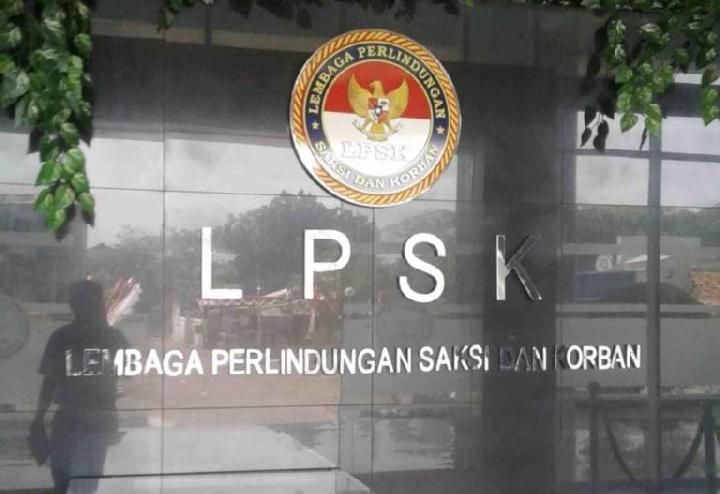 Petugas LPSK Diberi Amplop Cokelat Usai Temui Ferdy Sambo