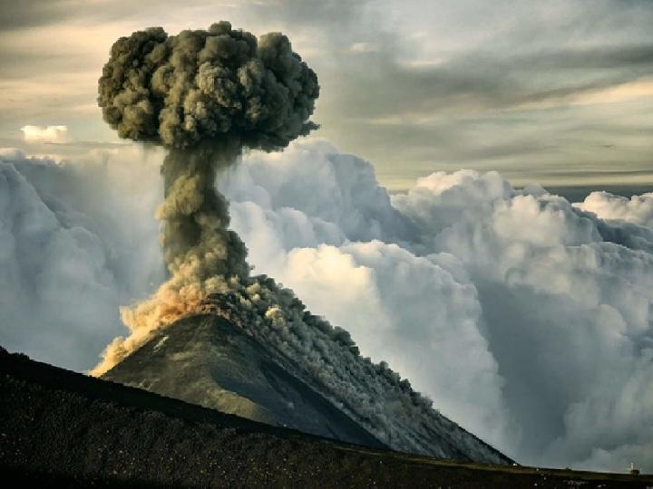 Merapi Luncurkan Awan Panas Sejauh 5 Km, 253 Jiwa Mengungsi