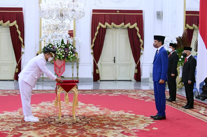 Dilantik di Istana Andi Sudirman Gubernur Termuda di Indonesia