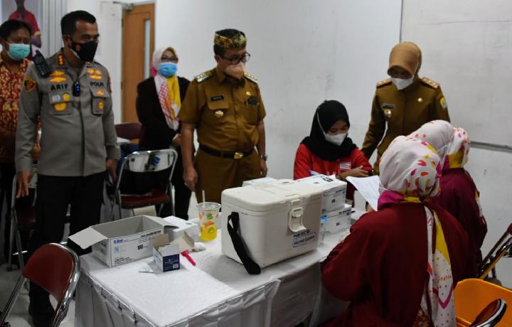 Vaksinasi di Kabupaten Cirebon Sudah Capai Target 