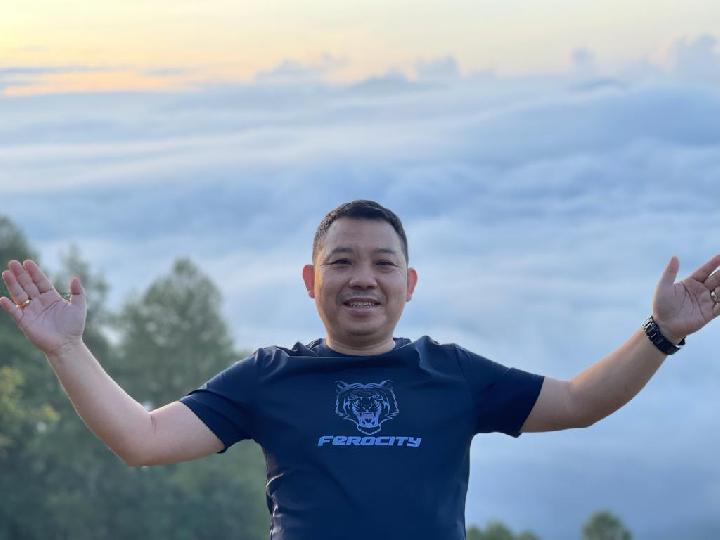 Kisah Yongky, Pengusaha Sukses di Makassar Suka Ngeflog untuk Motivasi Orang Lain