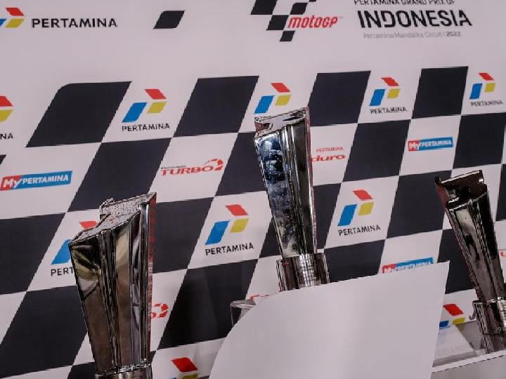 Ini Pekerja Kreatif yang membuat Trofi MotoGP Mandalika 2022