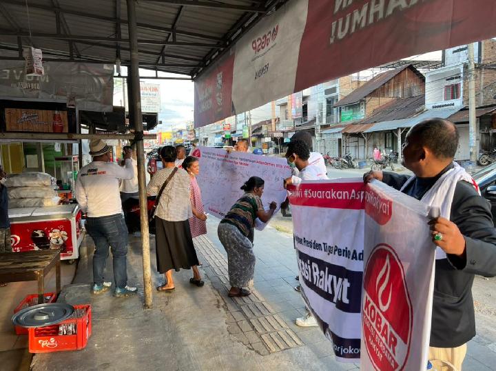 Lakukan Aksi Penandatanganan Petisi Dukung Jokowi Tiga Periode, KOBAR Toba: Kami Akan Bawa Petisi Ke Gedung MPR