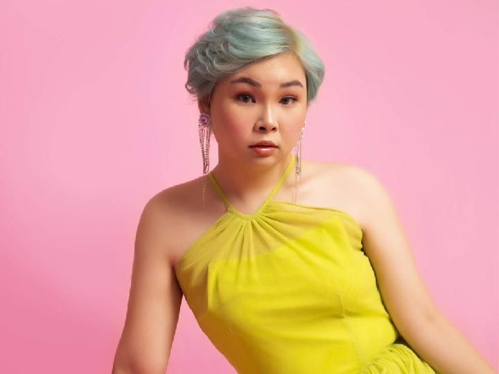 Dennise Bawa Pesan Semangat Hadapi Covid-19 di Single Baru