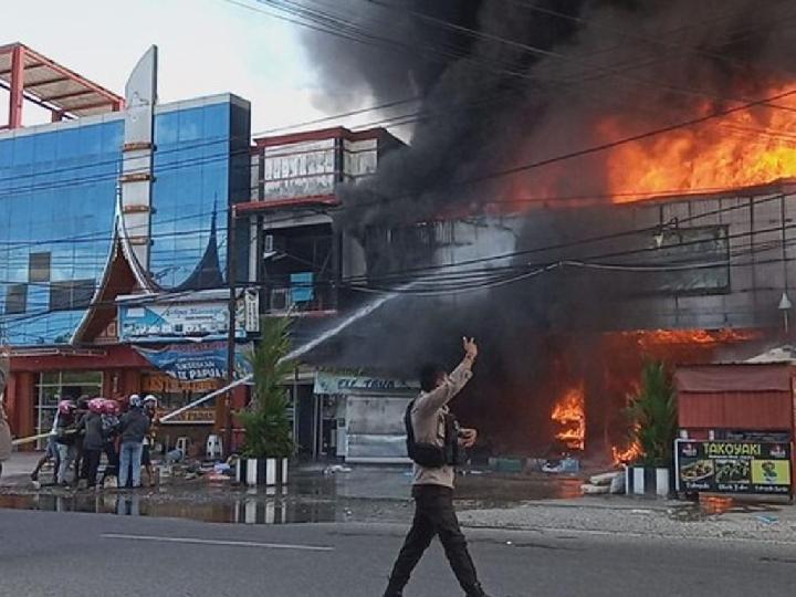 Kebakaran di Timika Hanguskan Enam Kios dan Satu Ruko