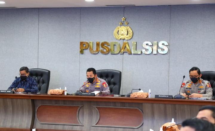 Pastikan BBM Bersubsidi Tepat Sasaran Kapolri Rapat bersama Wamen BUMN dan Pertamina