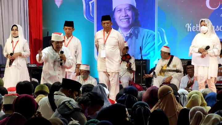 Cak Nun Minta Puan untuk Mengayomi Masyarakat Indonesia