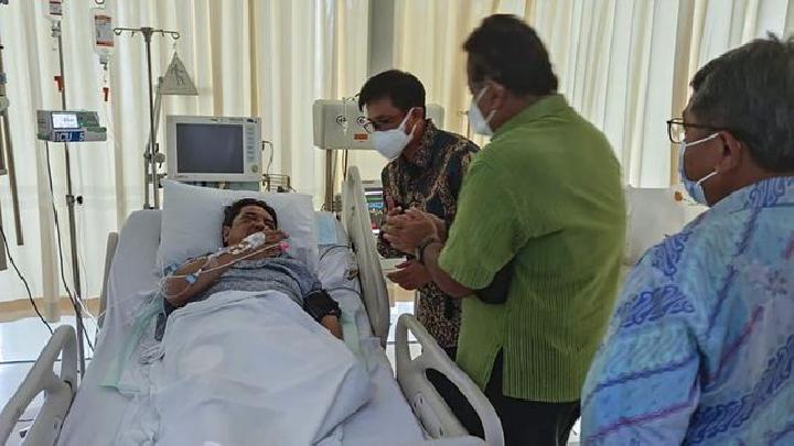 Istri Ade Armando Minta agar Suaminya Jangan Dibesuk Dulu, Begini Kondisi Terbarunya