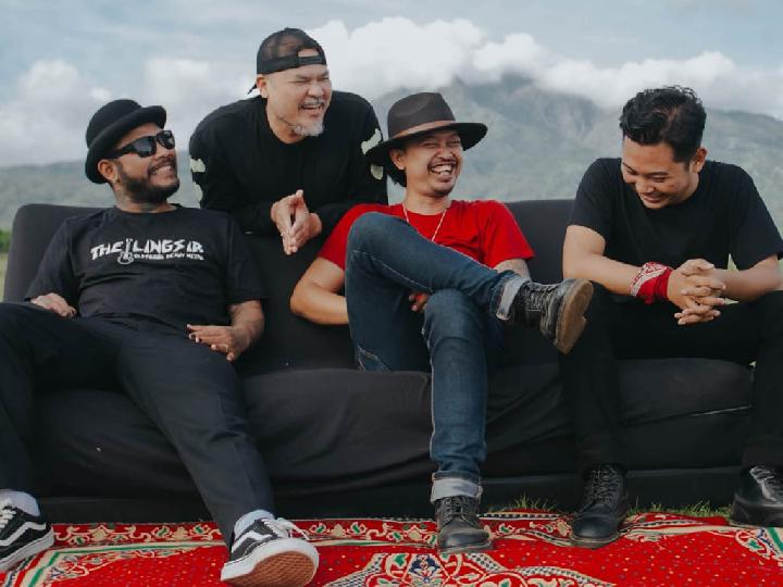 Rilis Album Perdana, Jalan Tengah Luncurkan Klip Single Teduh