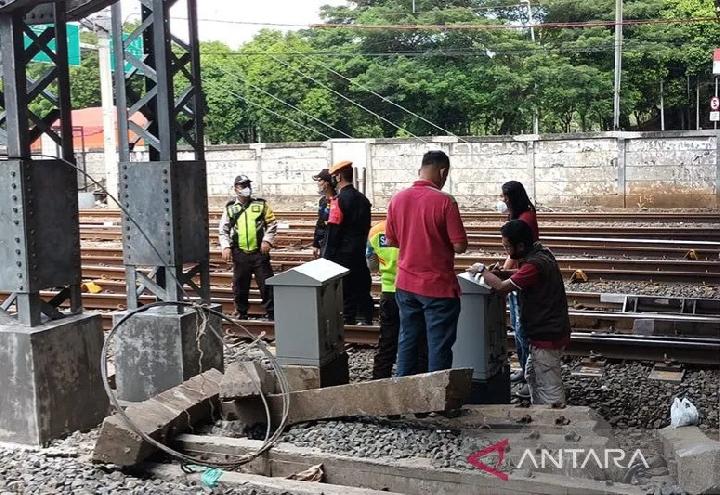 Polisi Selidiki Penyebab Pria di Jakarta Timur Melompat dari Jembatan Layang