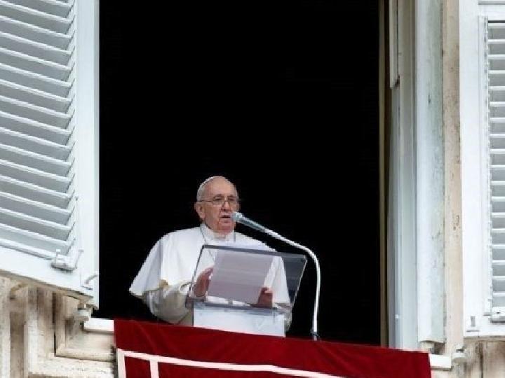 Paus Fransiskus Beri Penghargaan Kepada Wartawan yang Gugur