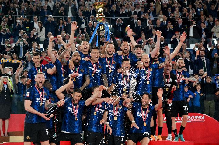 Hajar Juventus 4-2, Inter Milan Juara Coppa Italia