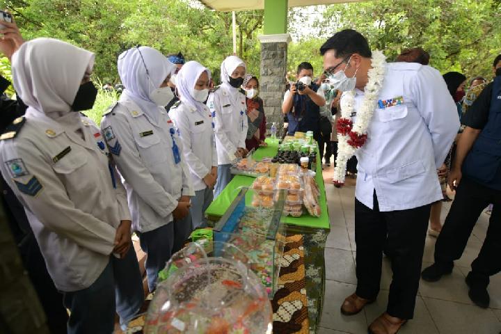 Pesan Ridwan Kamil kepada Siswa SMKN 2 Subang: Kedepankan Persatuan