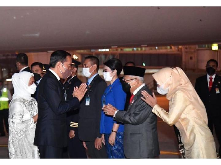 Presiden Jokowi dan Ibu Iriana Akhirnya Tiba di Indonesia