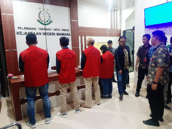 Tersangka Korupsi Pembangunan Pasar Lakahang Mamasa Terancam 20 Tahun Penjara