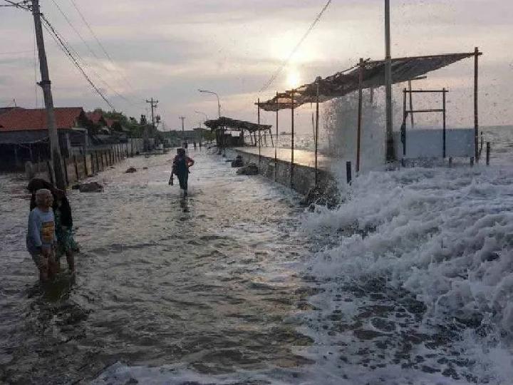 BMKG Imbau Warga Pesisir Waspadai Pasang Air Laut Efek Gerhana Bulan Total