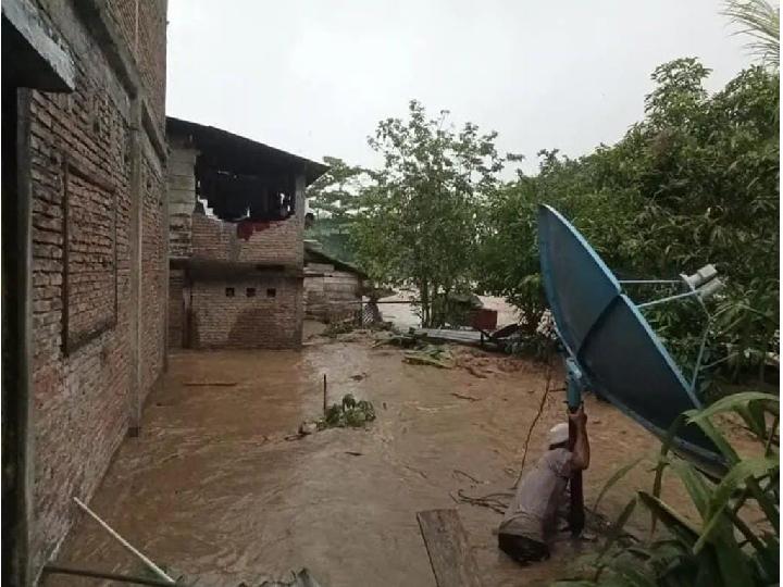 Air Sungai Anusu Meluap, Rumah Warga di Rantedoda Tergenang