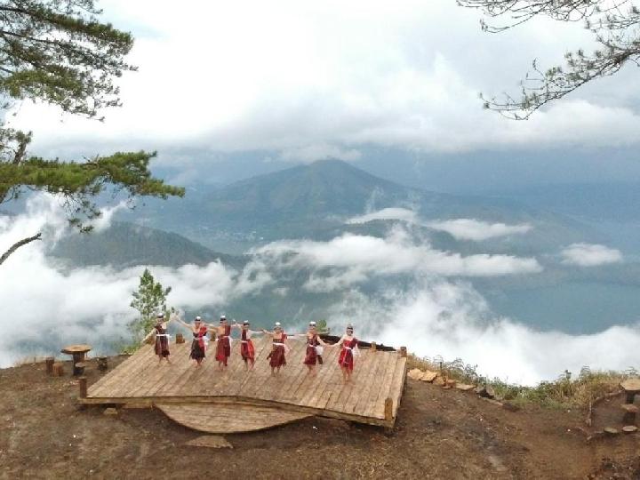 Wuih, Danau Toba Punya Negeri di Atas Awan Ternyata