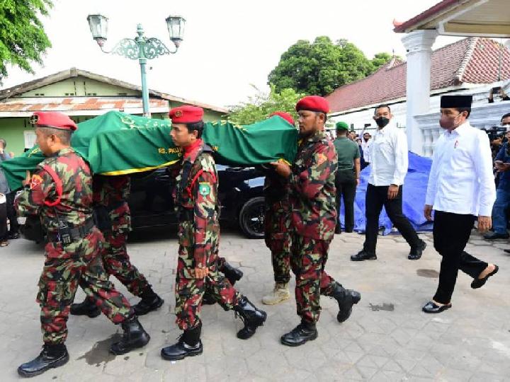 Presiden Jokowi Beri Penghormatan Terakhir untuk Buya Syafii Maarif