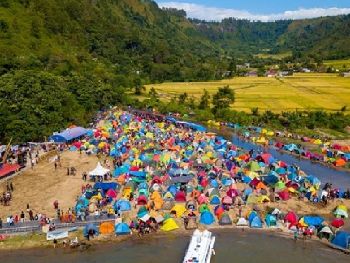 Rasakan, Berkemah Tiga Hari Dua Malam di Tepian Danau Toba