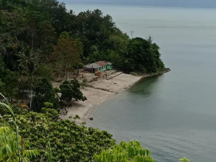 Susur Perairan Danau Toba, Singgah di Gua Singirngir dan Batu Gantung