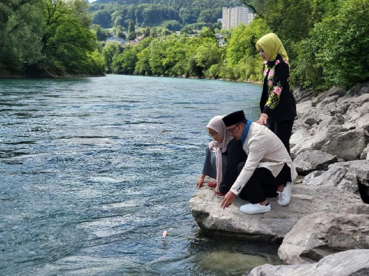 Ridwan Kamil: Sungai Aare, Aku Titipkan Jasad Anak Kami Kepadamu