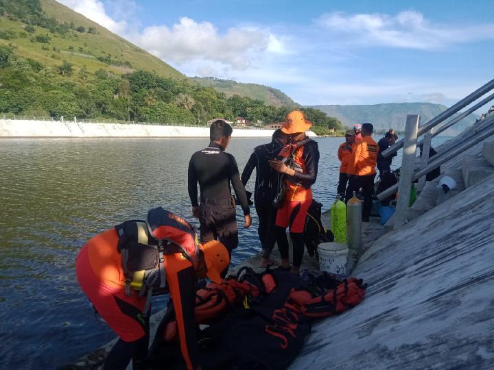 Empat Pekerja Proyek Tenggelam di Danau Toba, Satu Masih Dicari