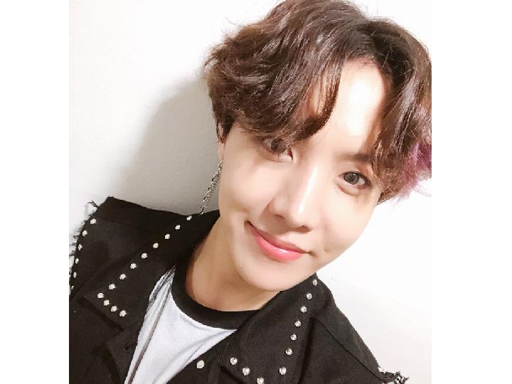 BTS Rehat, J-Hope Bakal Jadi Personel Pertama yang Merilis Karya Solo