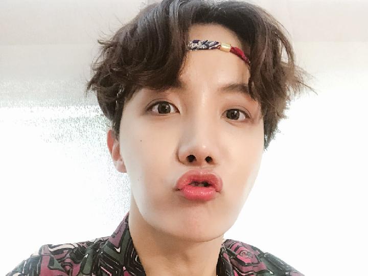 J-Hope BTS Luncurkan Album Solo Perdana Jack in the Box