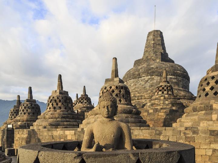 Infografis: Perbandingan Harga Ikon Wisata Dunia dengan Candi Borobudur