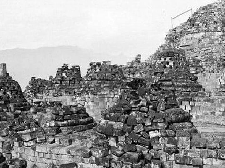 Penampakan Candi Borobudur Ketika Ditemukan Tahun 1800-an