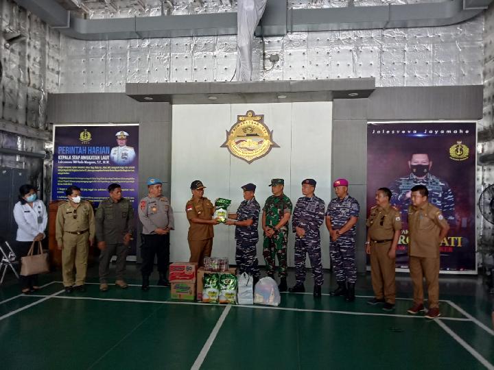 Bantuan Korban Gempa dari TNI AL Diserahkan ke Pj Gubernur Sulbar