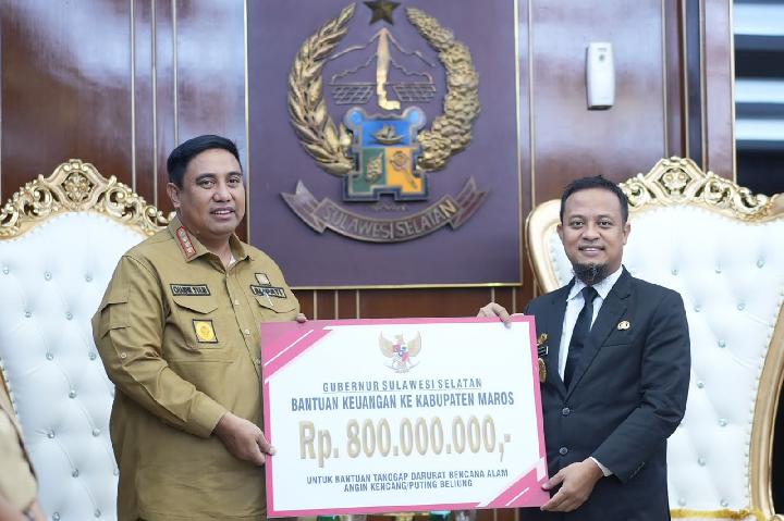 Respon Bencana Puting Beliung Maros, Pemprov Sulsel Serahkan Bantuan Rp 800 Juta