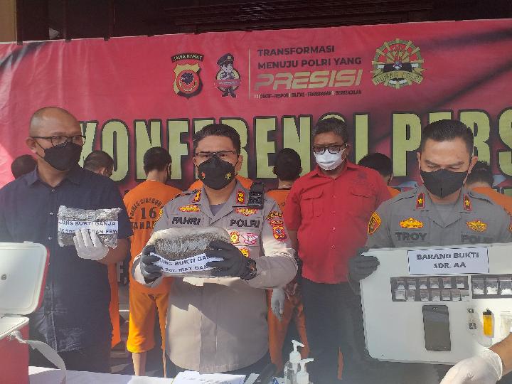 Sat Narkoba Polres Cirebon Kota Sita 1 Kilogram Ganja 