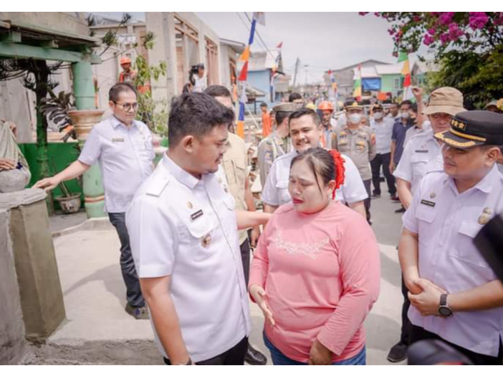 Tangis Haru IRT Pemilih Ikan di Hadapan Wali Kota Bobby Nasution