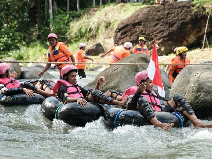 Sensasi Jeram dan River Tubing di Sungai Kanang Desa Pandean Trenggalek