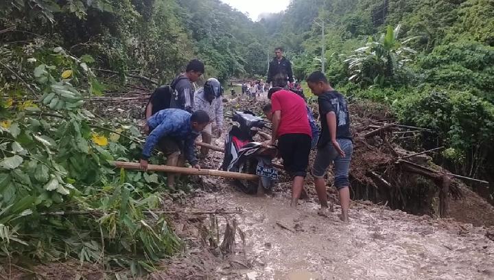 Warga Diminta Waspada Terhadap Bahaya Tanah Longsor di Poros Mamuju-Mamasa