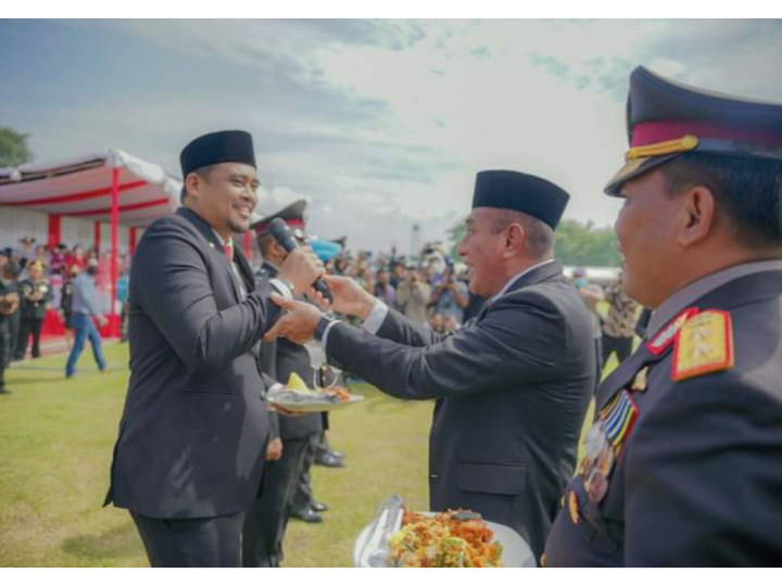 Pamer Kemesraan dengan Bobby, Edy Ambil Mikrofon dan Nyanyikan Selamat Ulang Tahun