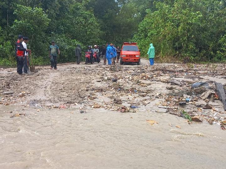 Enam Warga Meninggal Pasca Banjir dan Tanah Longsor di Seram Bagian Barat