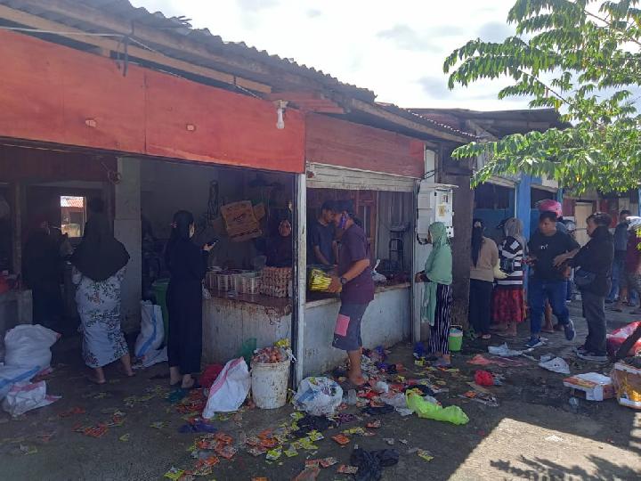 Penggilingan Daging di Mamuju Dibanjiri Warga Pasca Iduladha 1443 Hijriah