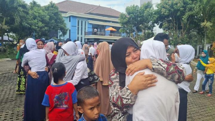 Tangis Senang dan Bangga, Warnai Serah Terima Siswa SMKN Jateng Kampus Pati