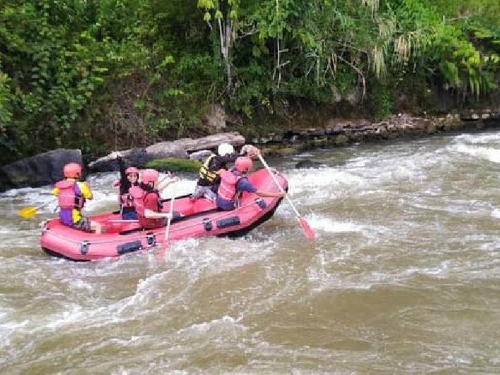 Objek Wisata Alam Tarutung, Uji Adrenalin di Sungai Aek Situmandi 