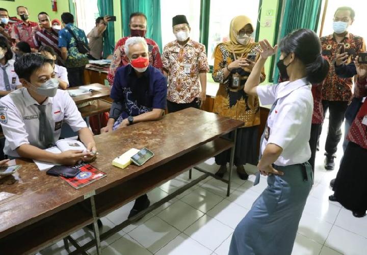 Sempat Grogi, Dua Siswi Ini Bersyukur Bisa Unjuk Kebolehan di Hadapan Ganjar