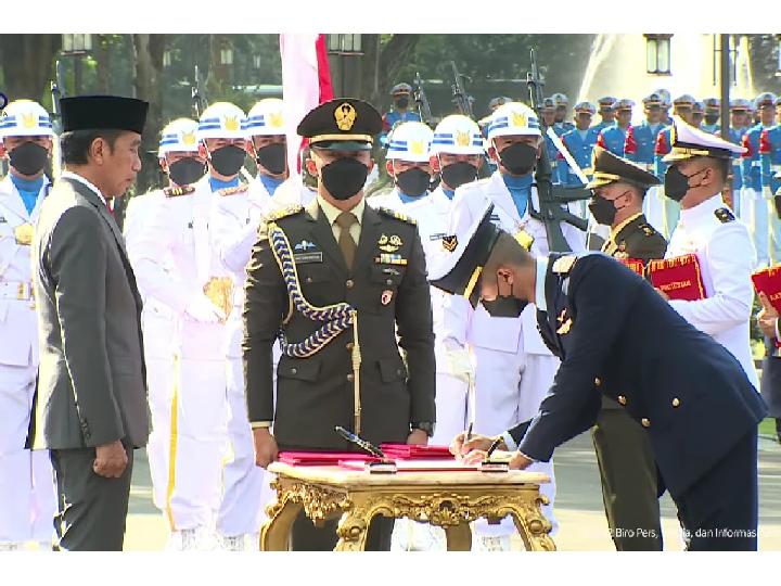 Presiden Jokowi Lantik 754 Perwira Remaja TNI-Polri