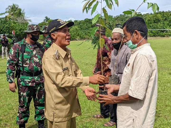 Berkah TMMD, Ratusan Petani di Abdya Terima Bantuan Tiga Jenis Bibit