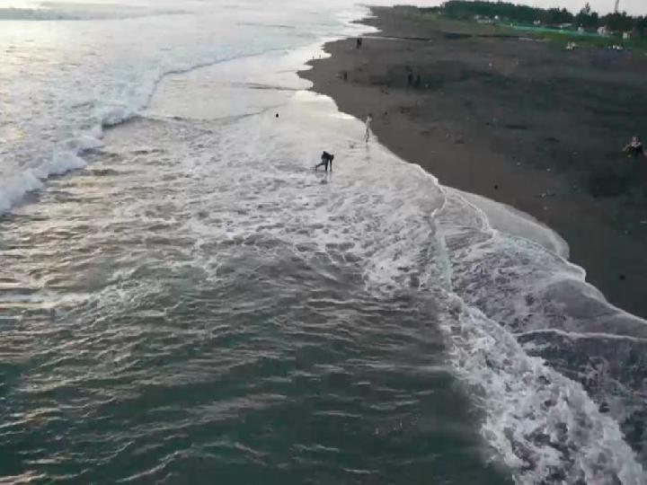 Ombak Tinggi, BPBD Jateng Imbau Nelayan Pesisir Pantai Selatan Tak Melaut